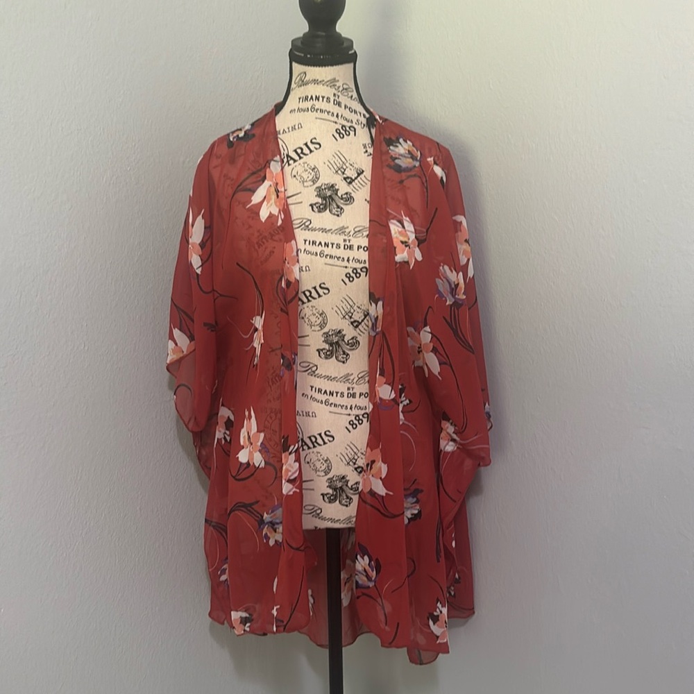 Emory Park Floral Open Front Cape XL